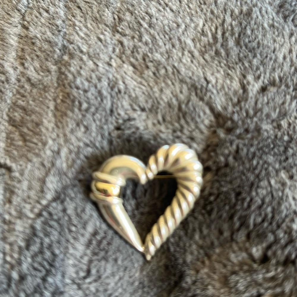 David Yurman 14K with sterling silver💫
Perfect for Valentine’s Day/ birthday ♥️🥰